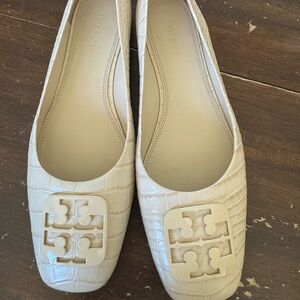 Tory Burch Georgia flats size 9- worn once- cream color